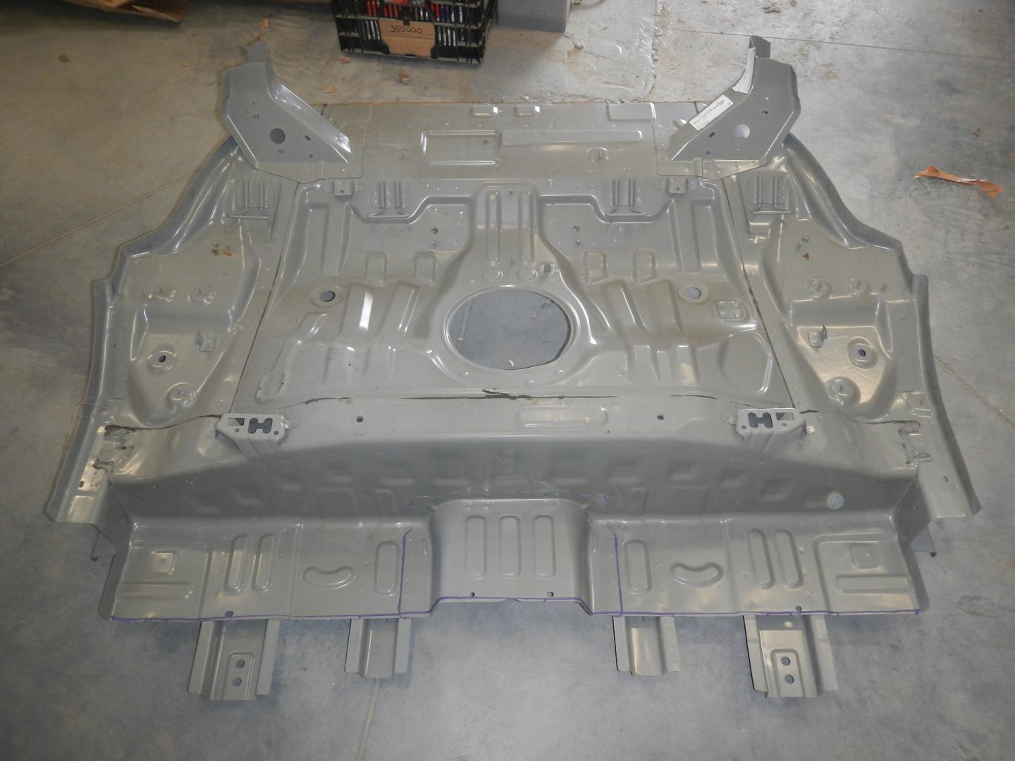 Кузовной элемент