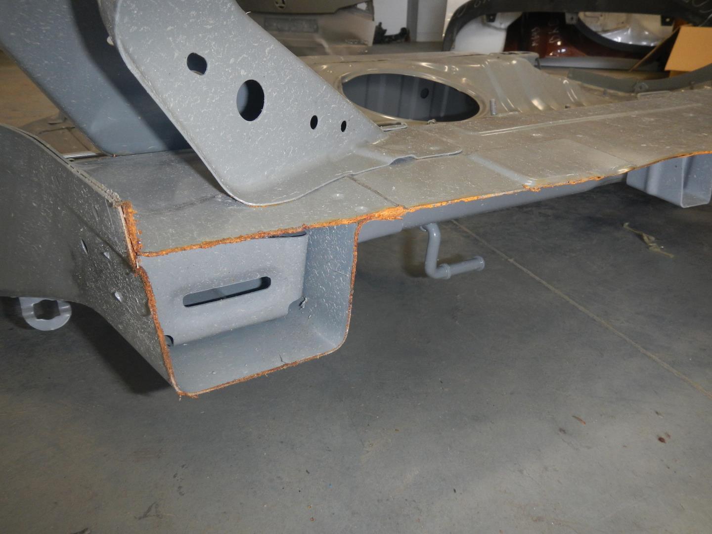 Кузовной элемент