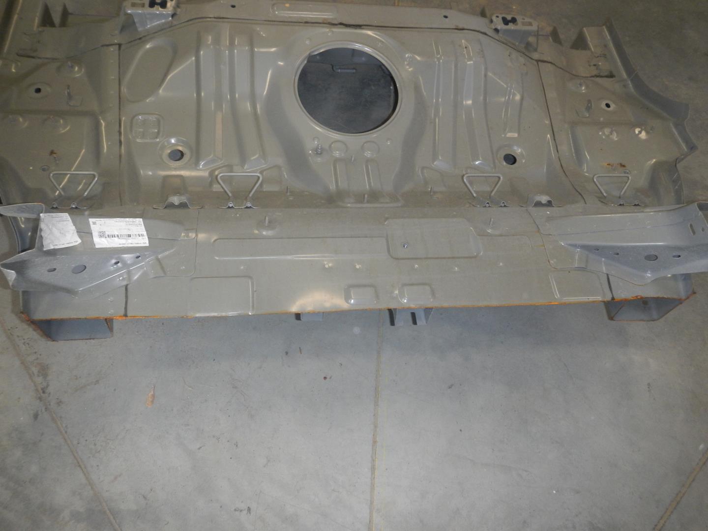 Кузовной элемент