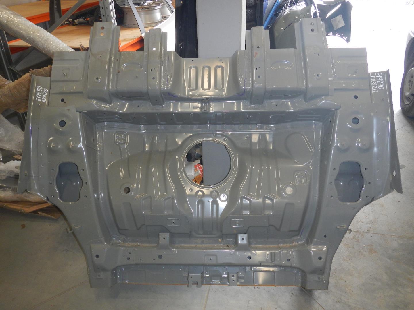 Кузовной элемент