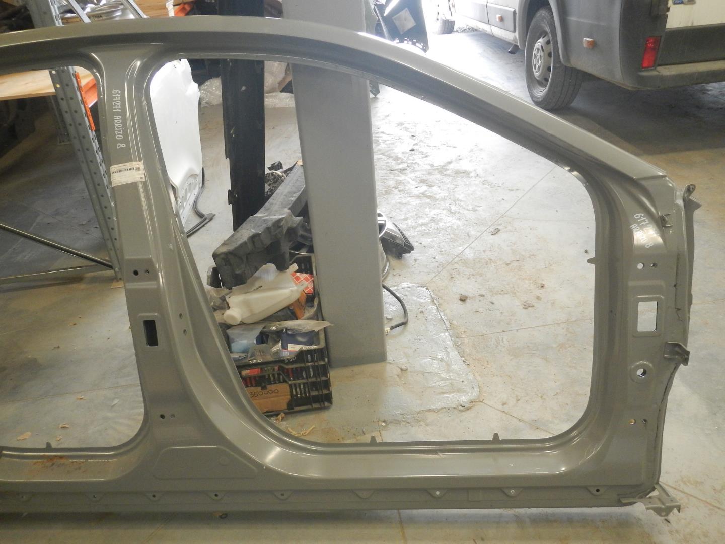 Кузовной элемент