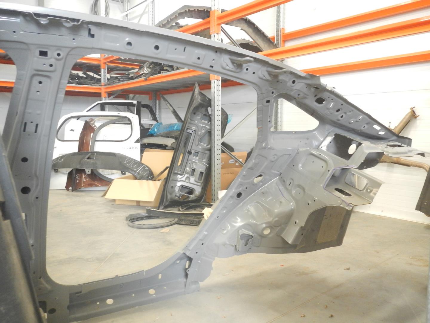 Кузовной элемент