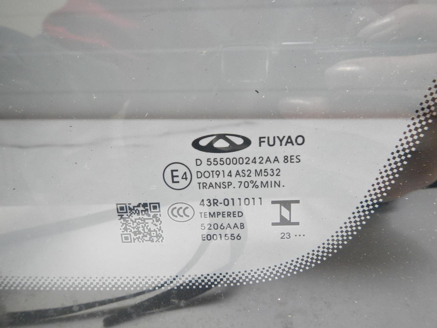 Стекло кузовное глухое правое