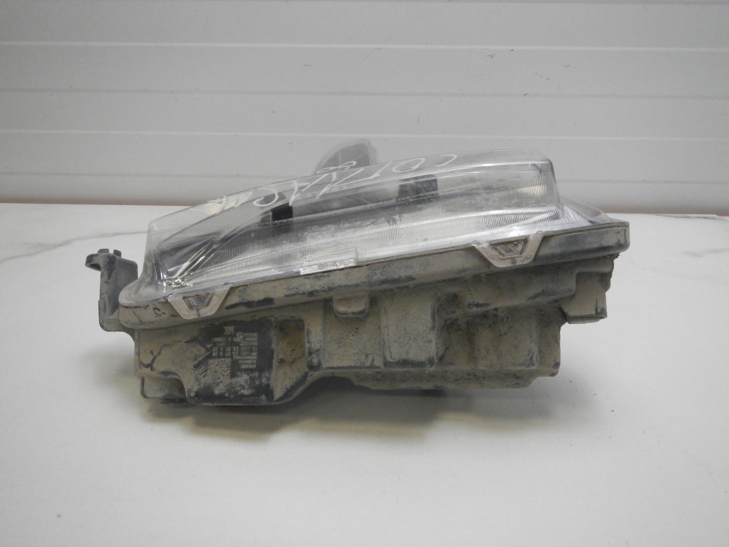 Фара дневного света левая (ходовые огни)