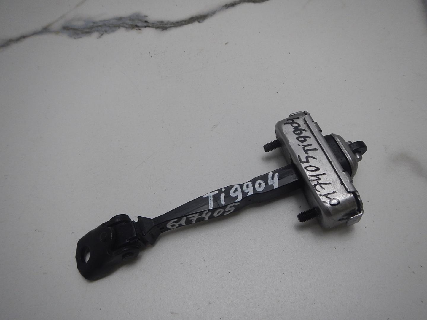 Ограничитель двери