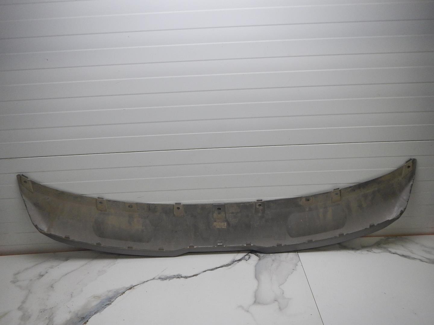 Накладка переднего бампера