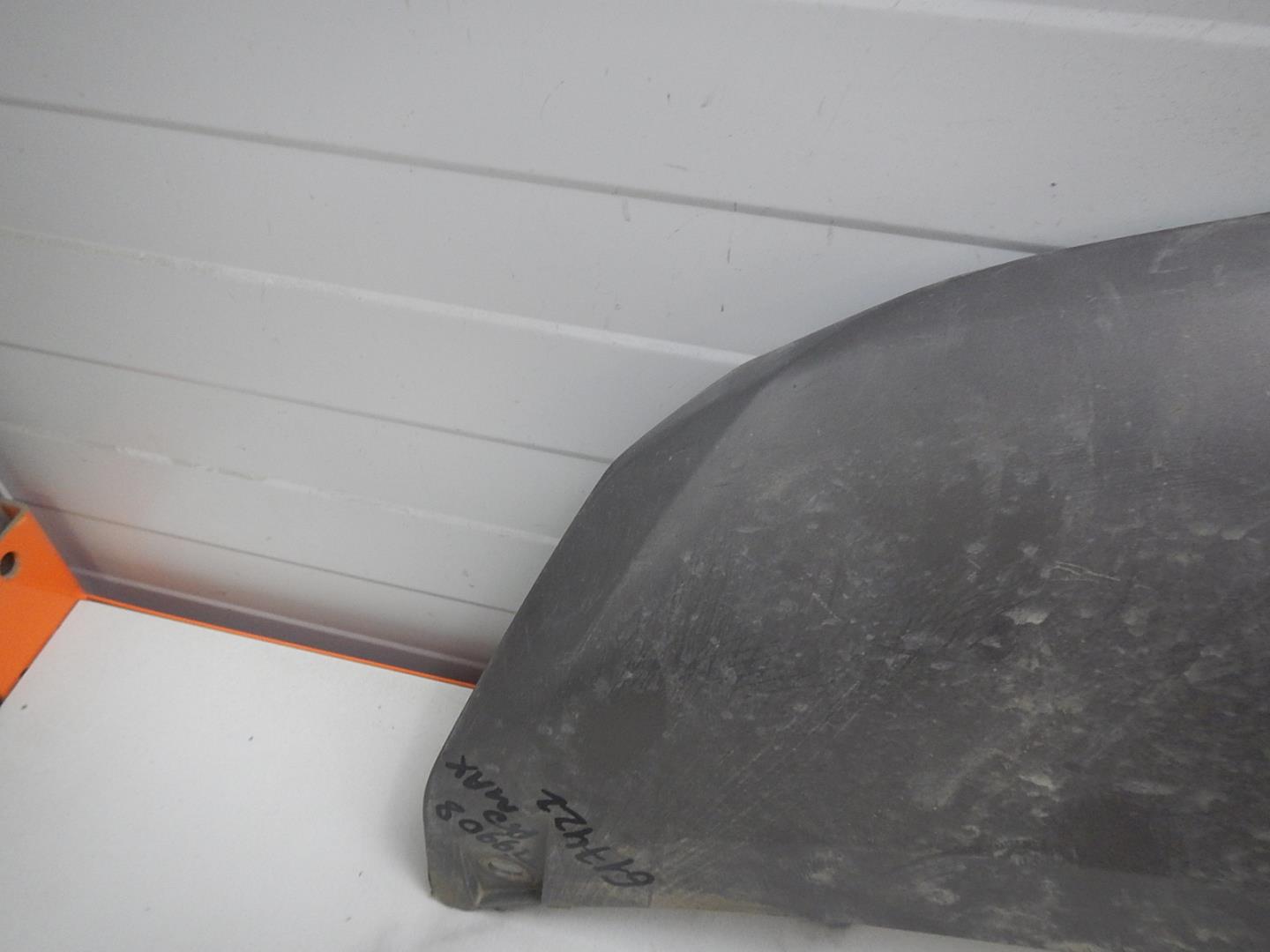 Накладка переднего бампера