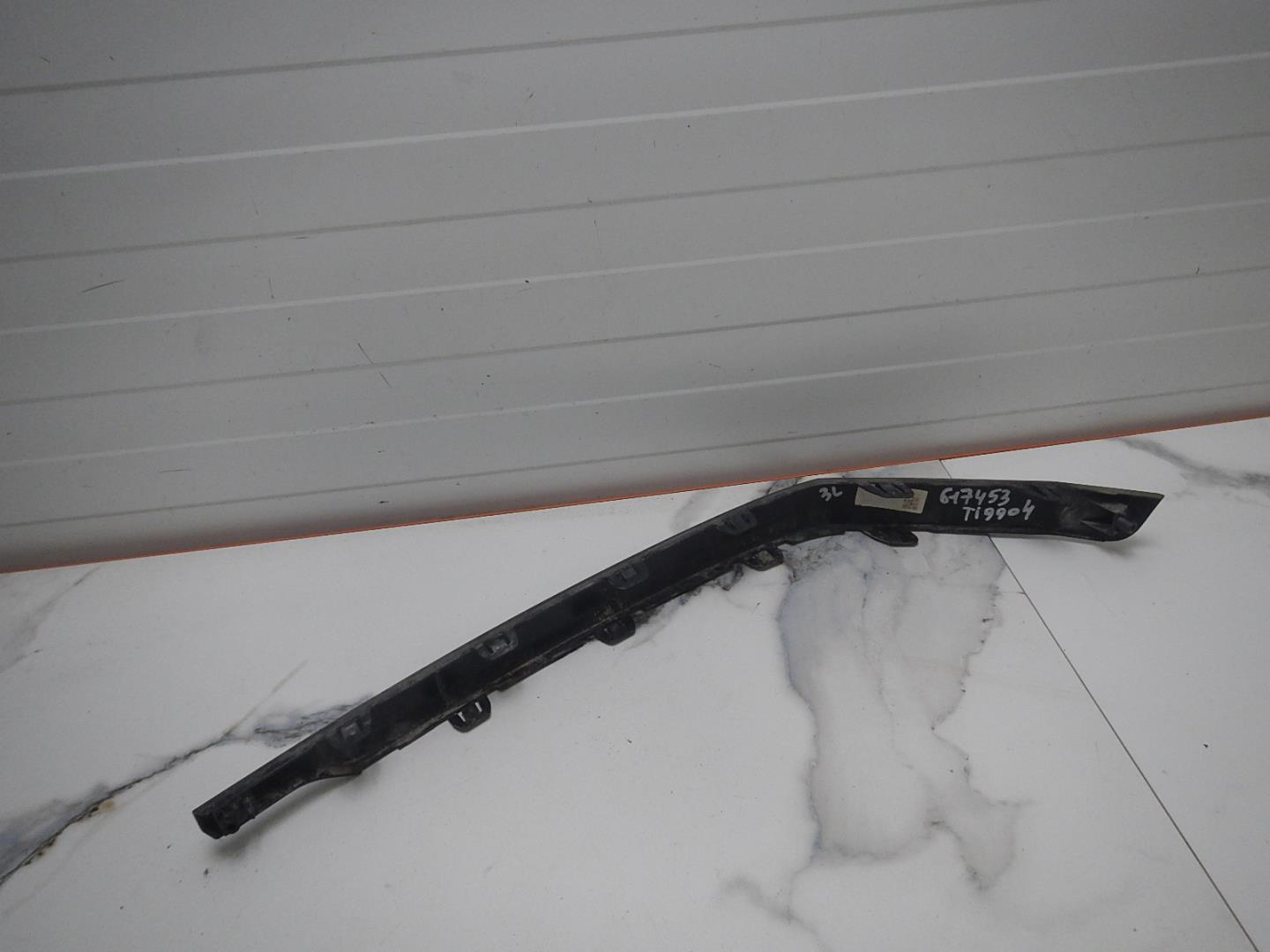 Молдинг заднего бампера