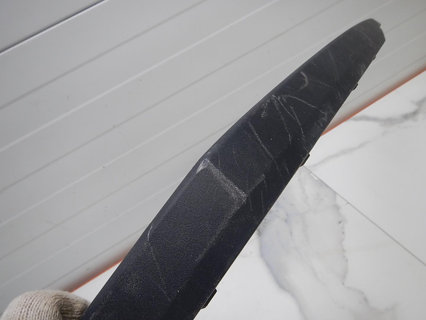 Молдинг заднего бампера