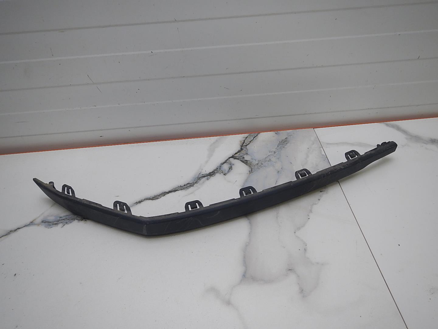 Молдинг заднего бампера