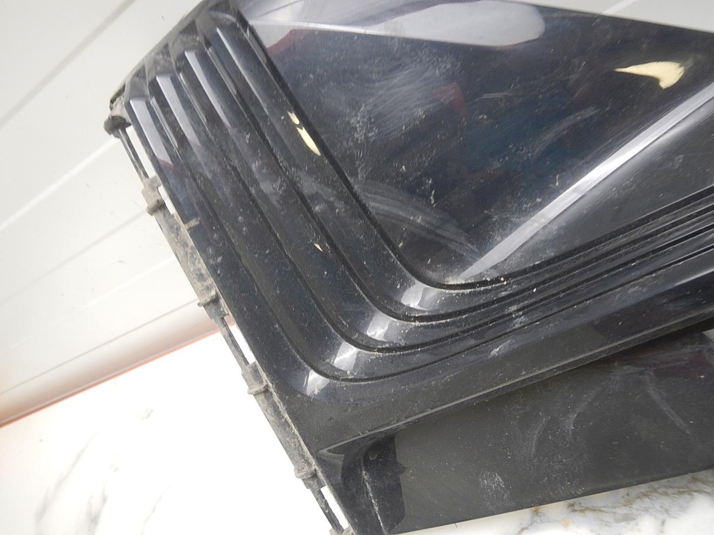 Решетка в бампер правая