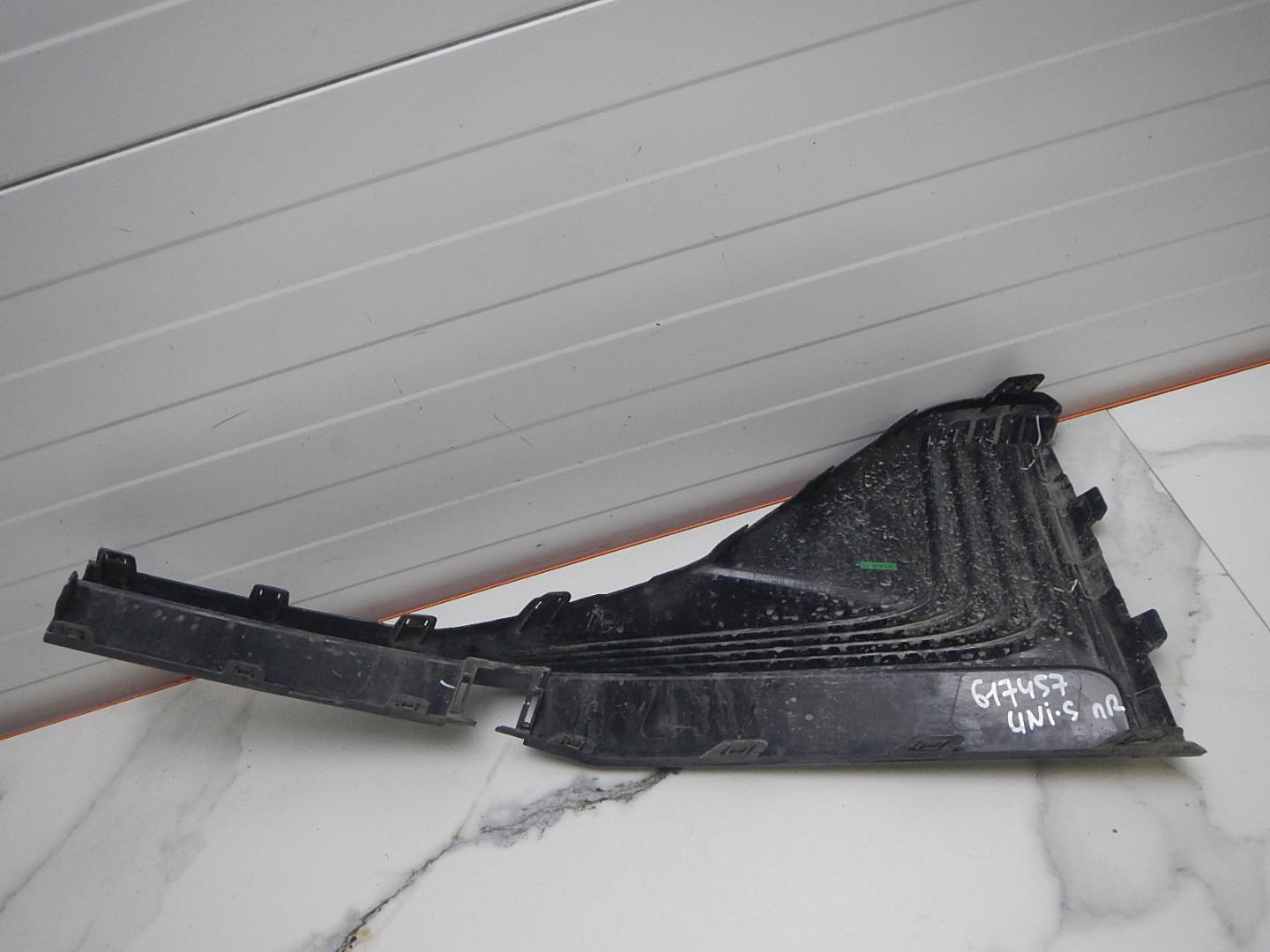 Решетка в бампер правая