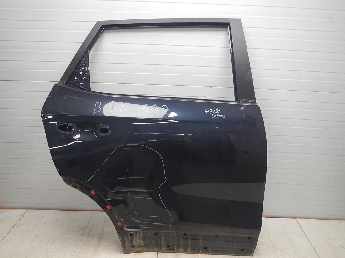 Дверь задняя правая