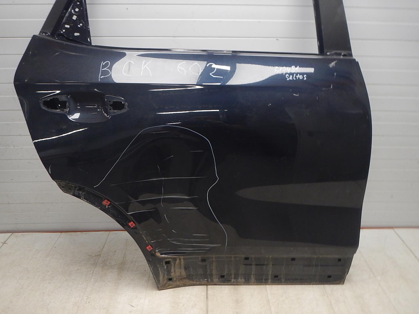 Дверь задняя правая