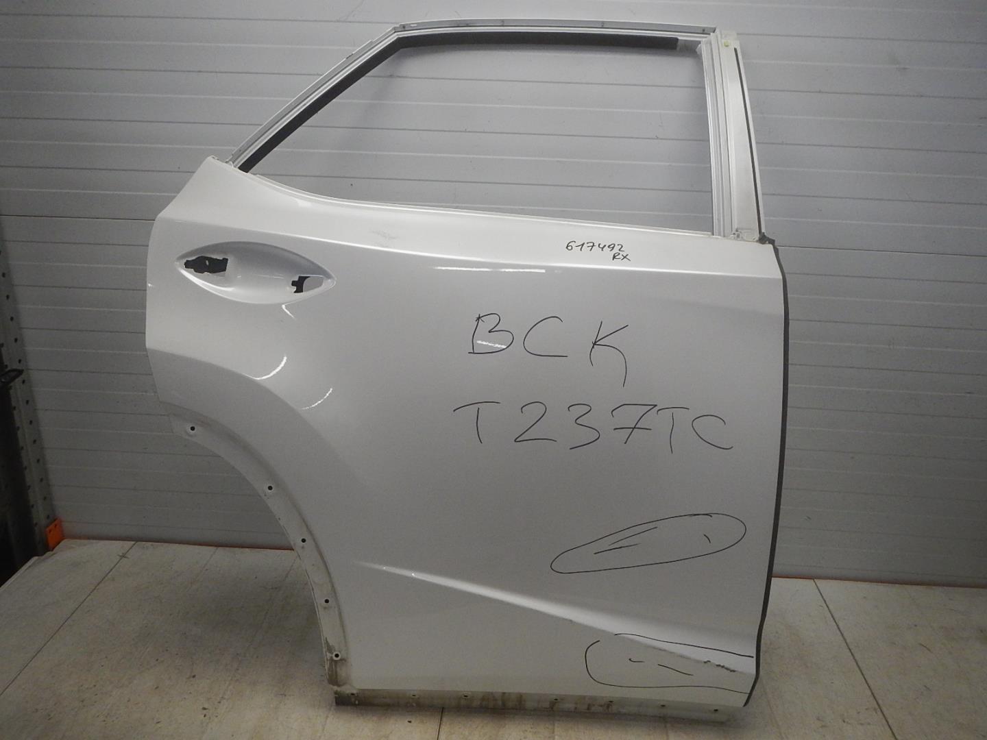Дверь задняя правая