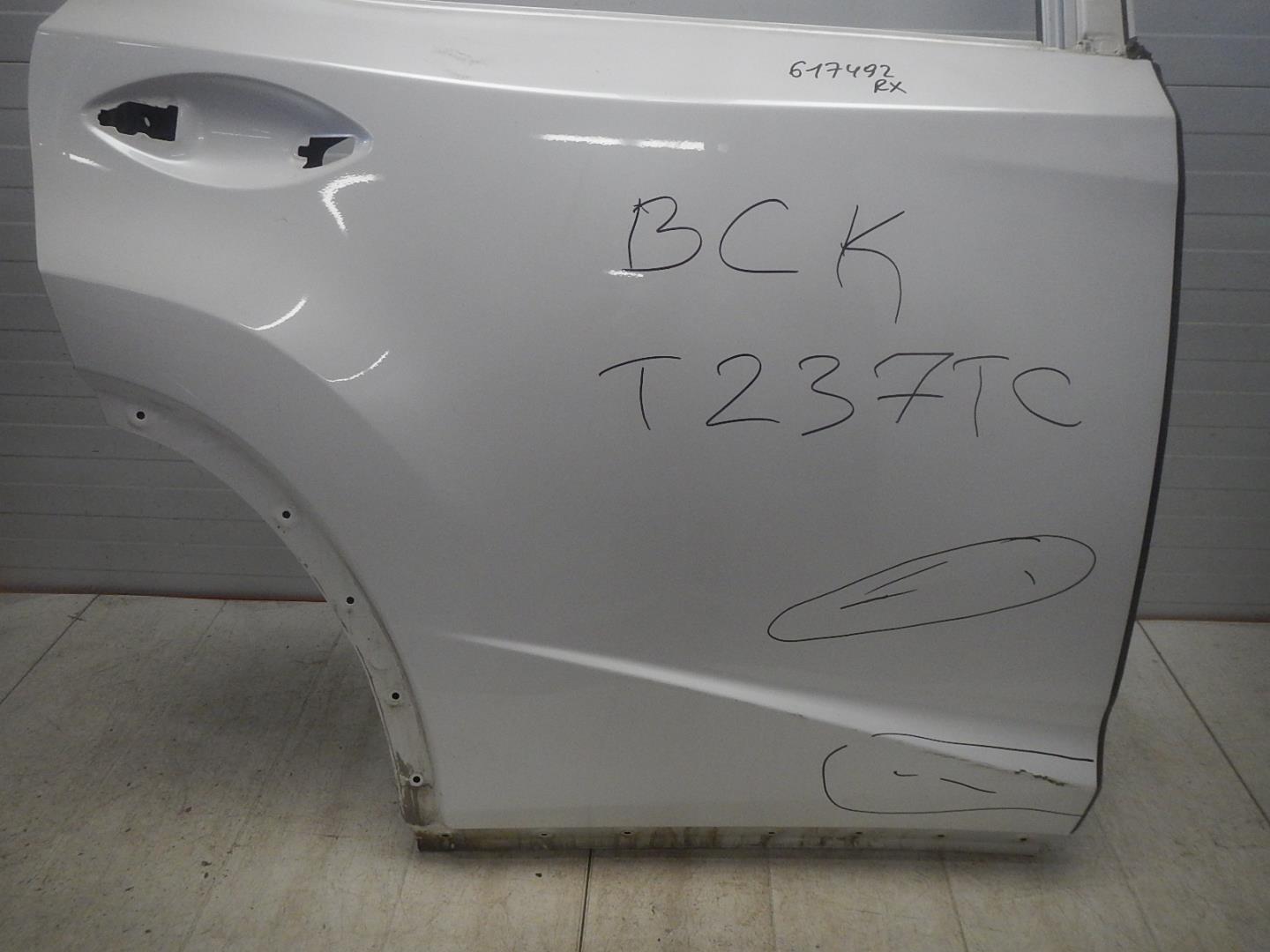 Дверь задняя правая