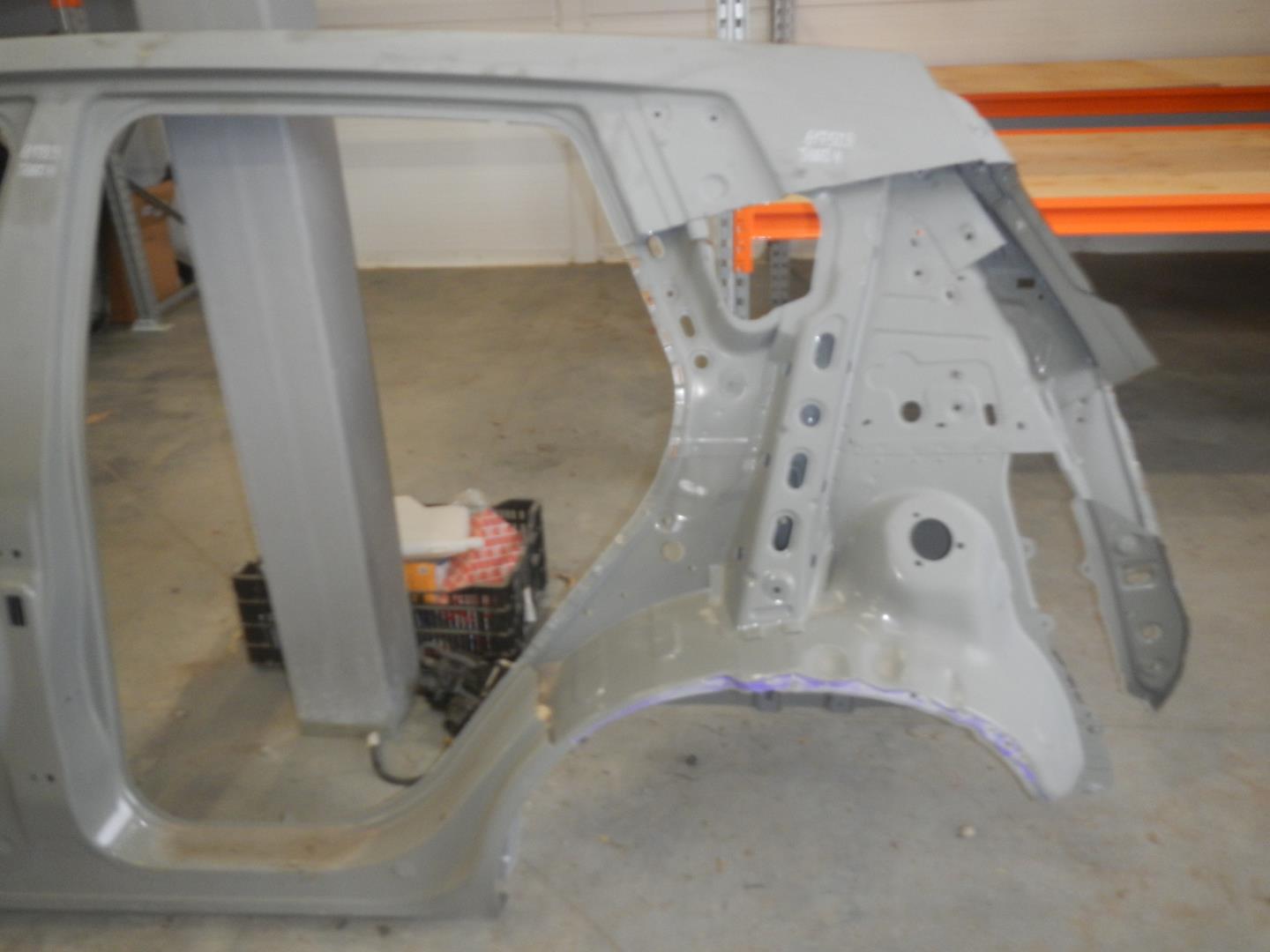 Кузовной элемент