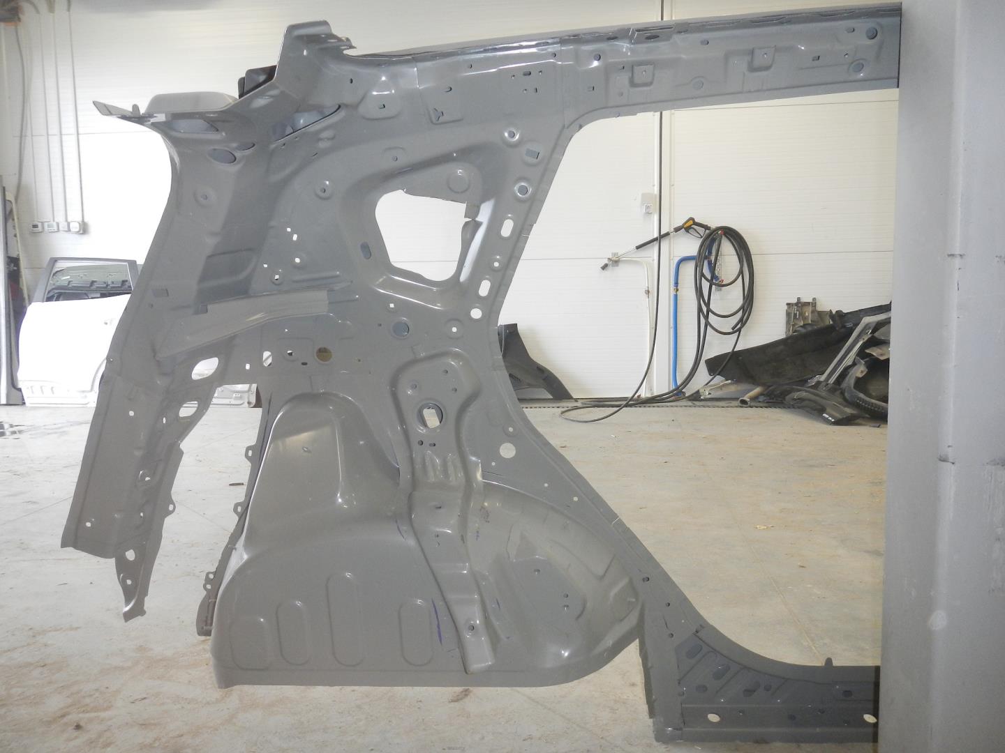 Кузовной элемент