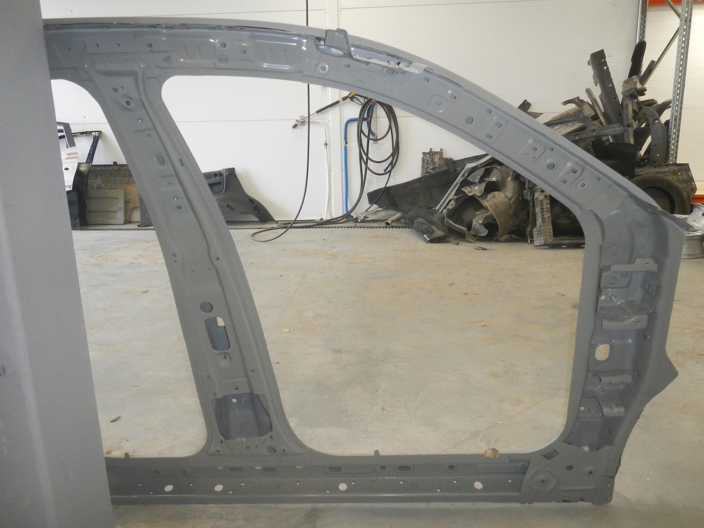 Кузовной элемент