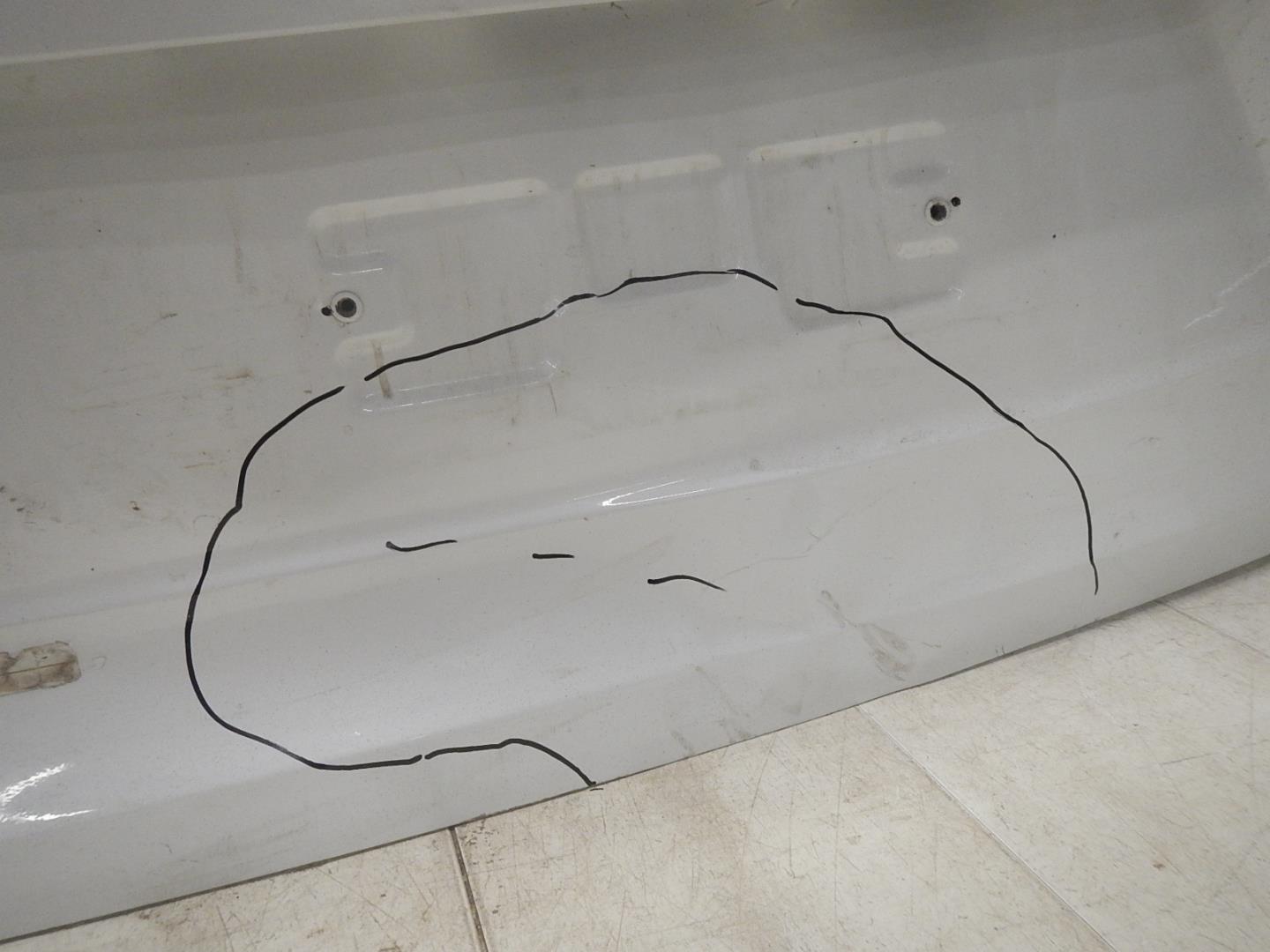 Дверь багажника