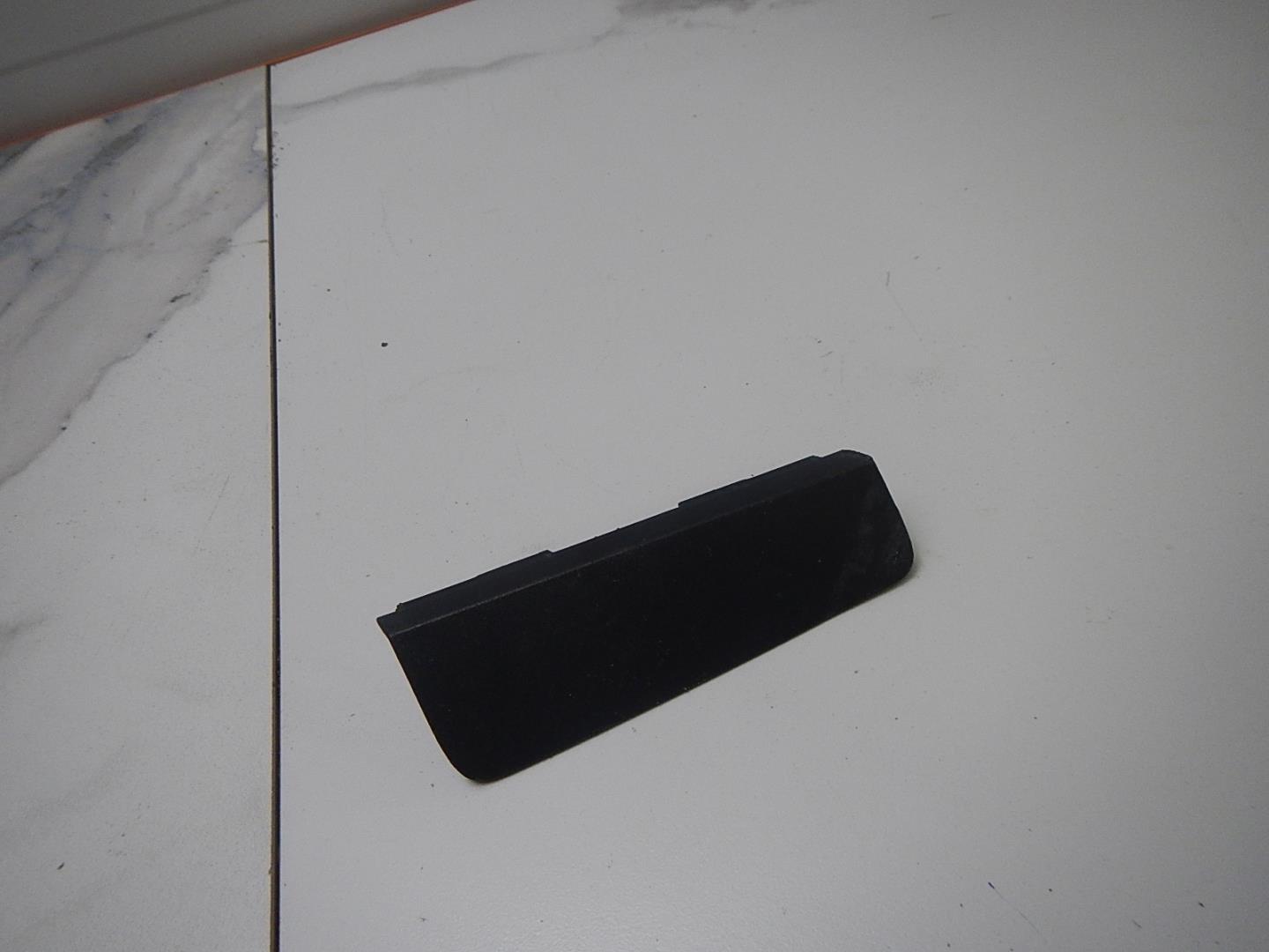 Заглушка буксировочного крюка