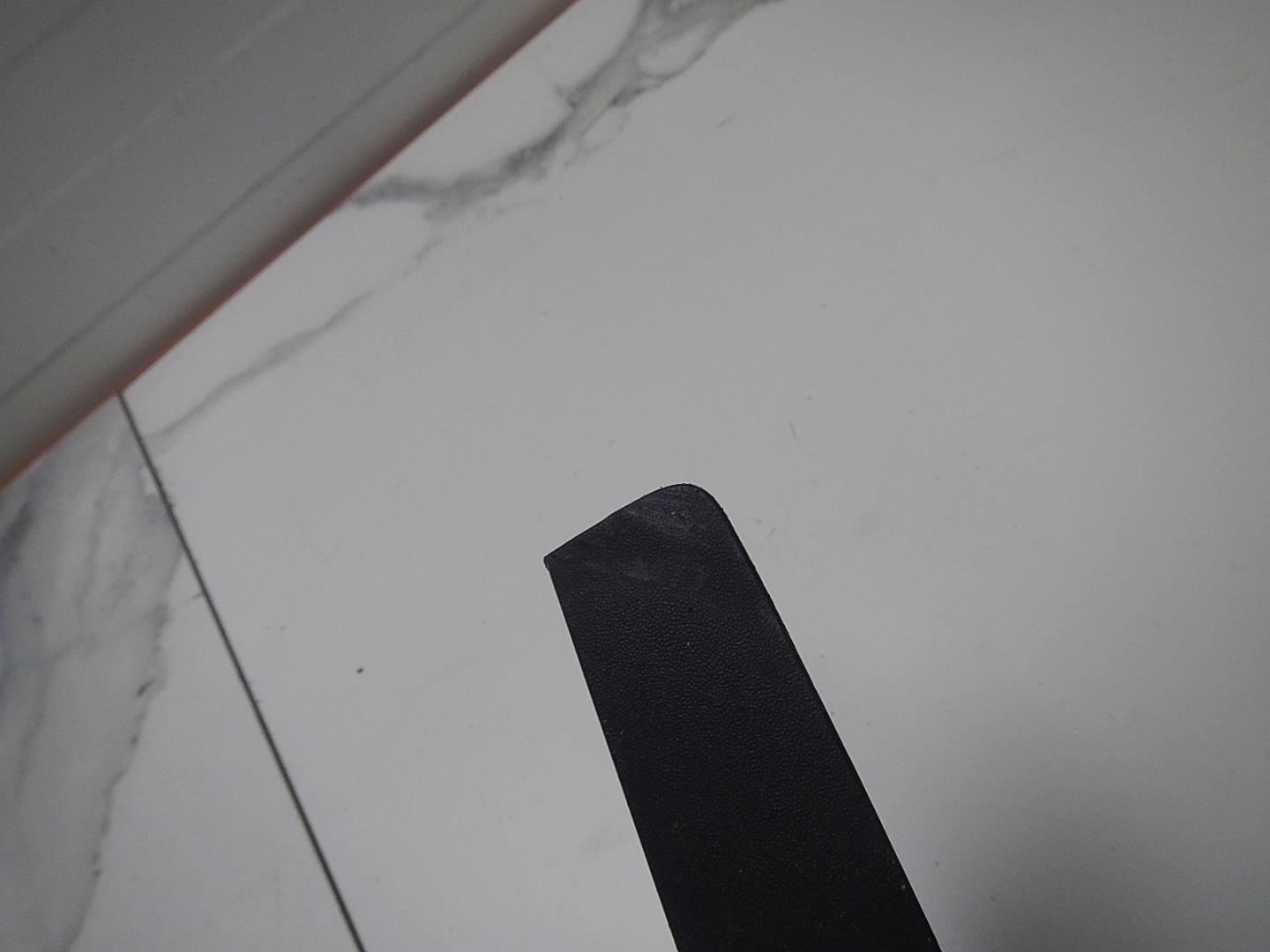 Заглушка буксировочного крюка