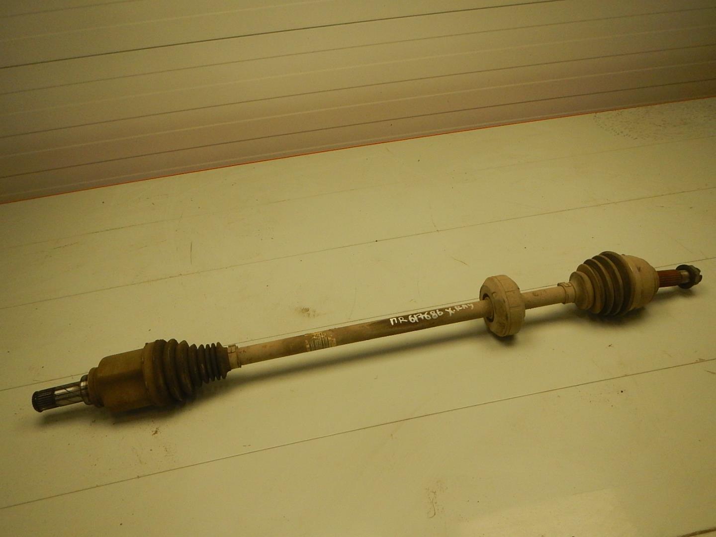 Полуось передняя правая