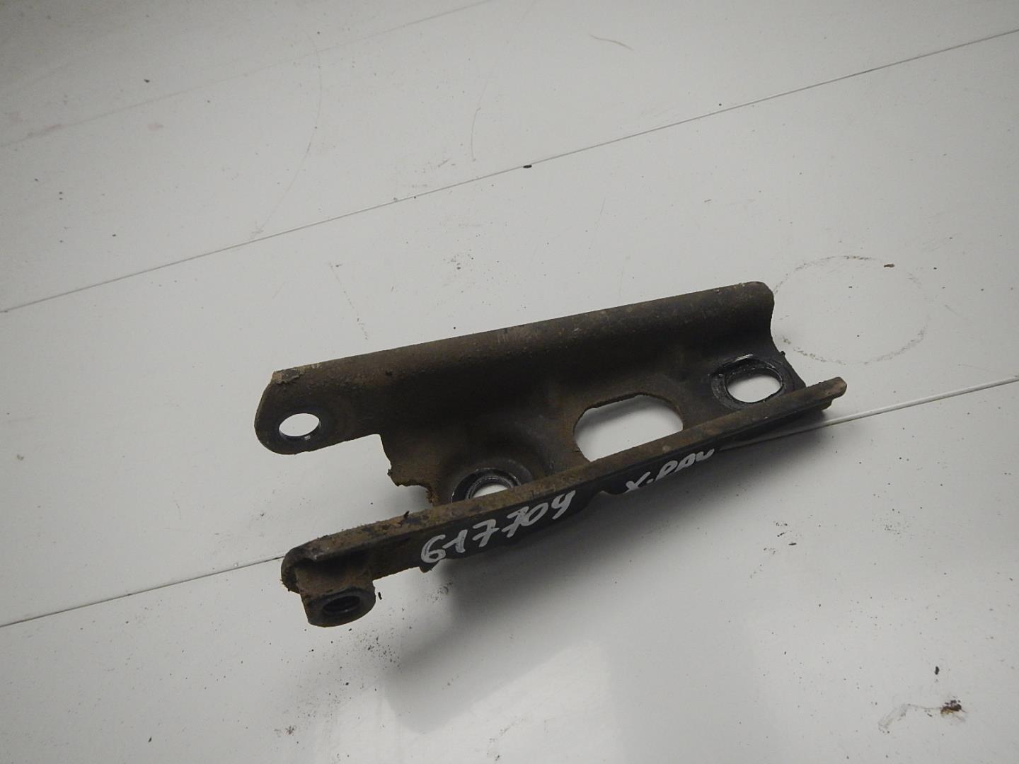 Кронштейн опоры двигателя