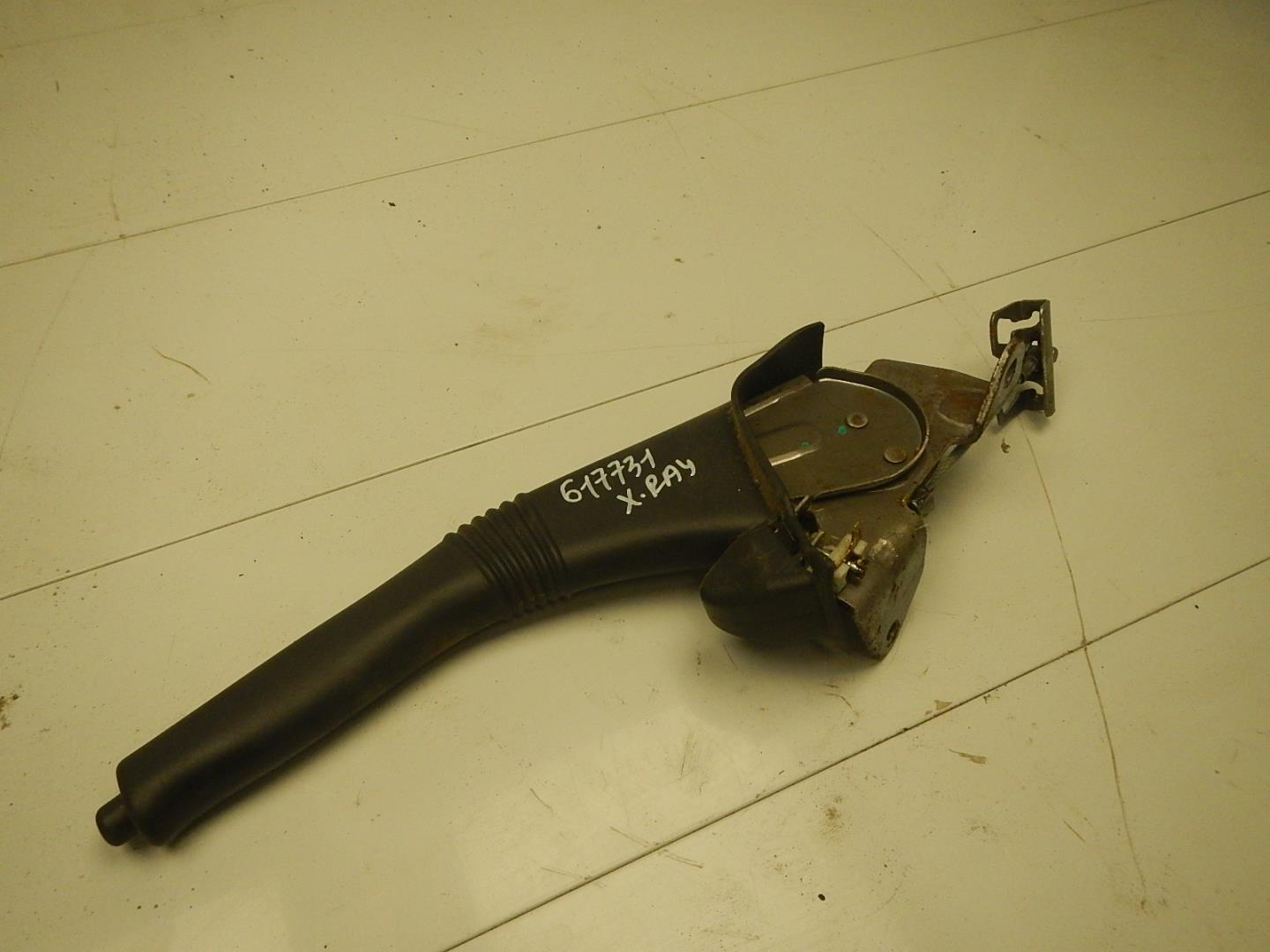 Рычаг стояночного тормоза