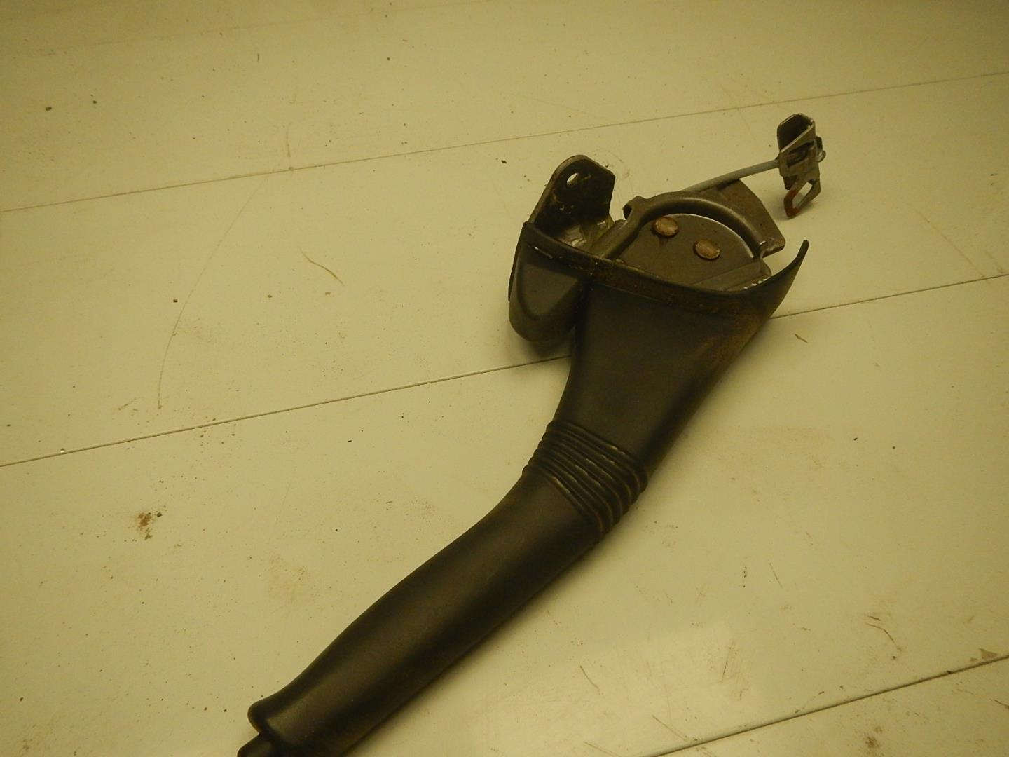 Рычаг стояночного тормоза