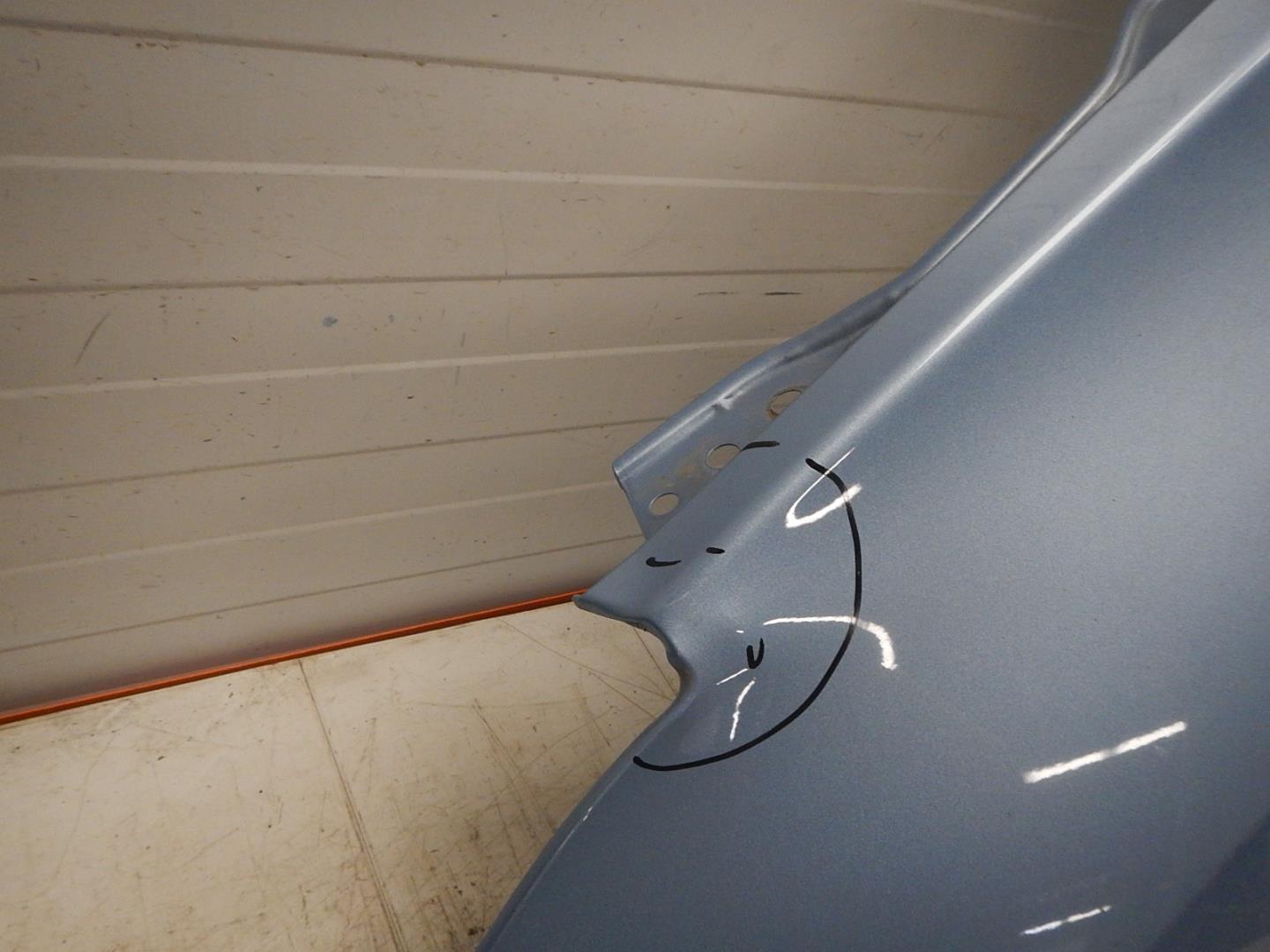 Крыло переднее левое