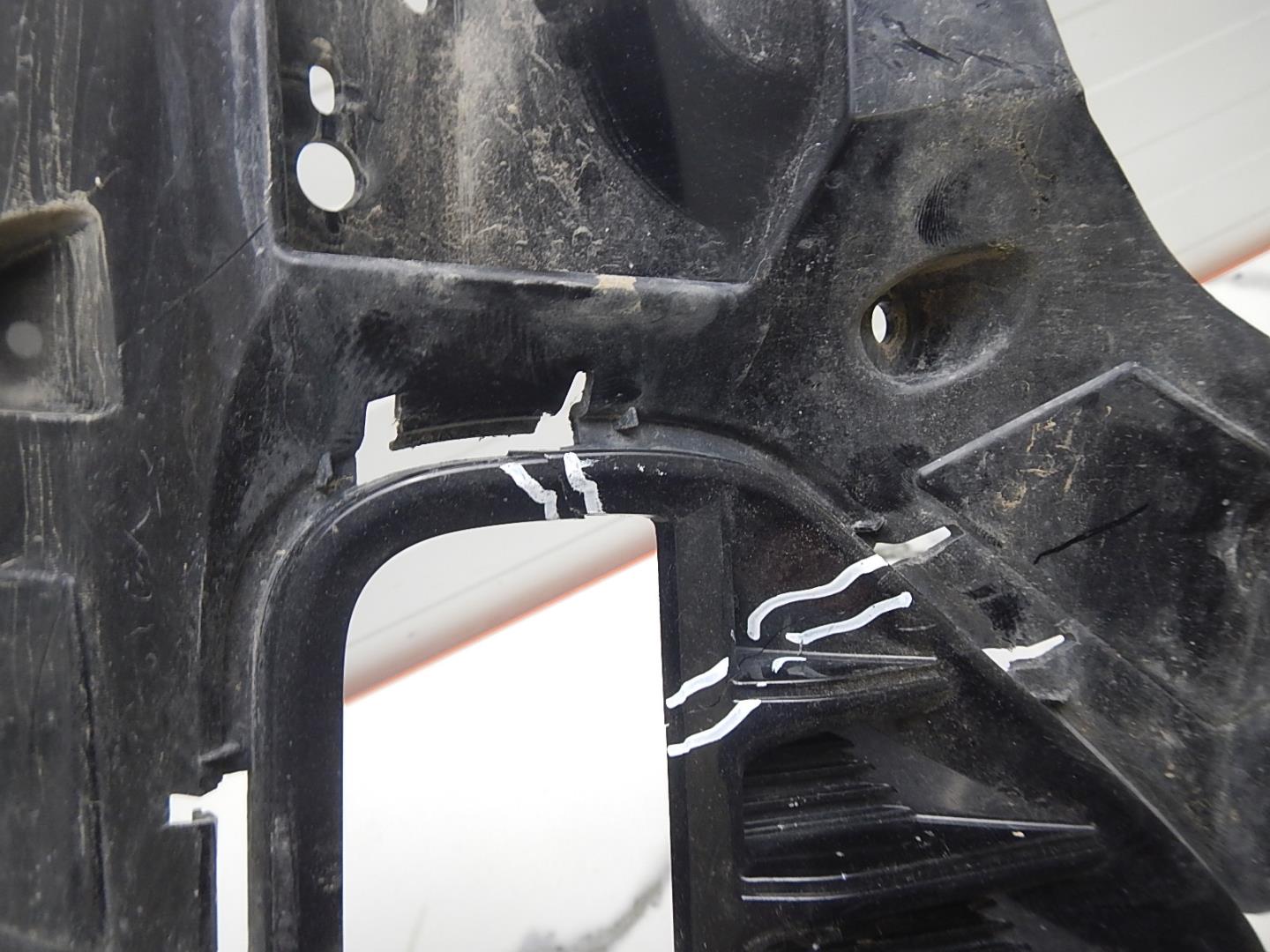 Решетка в бампер левая