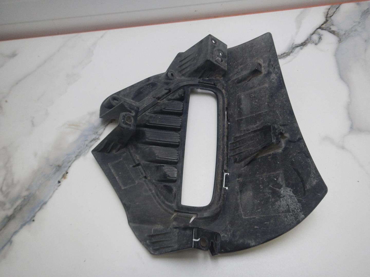 Решетка в бампер левая