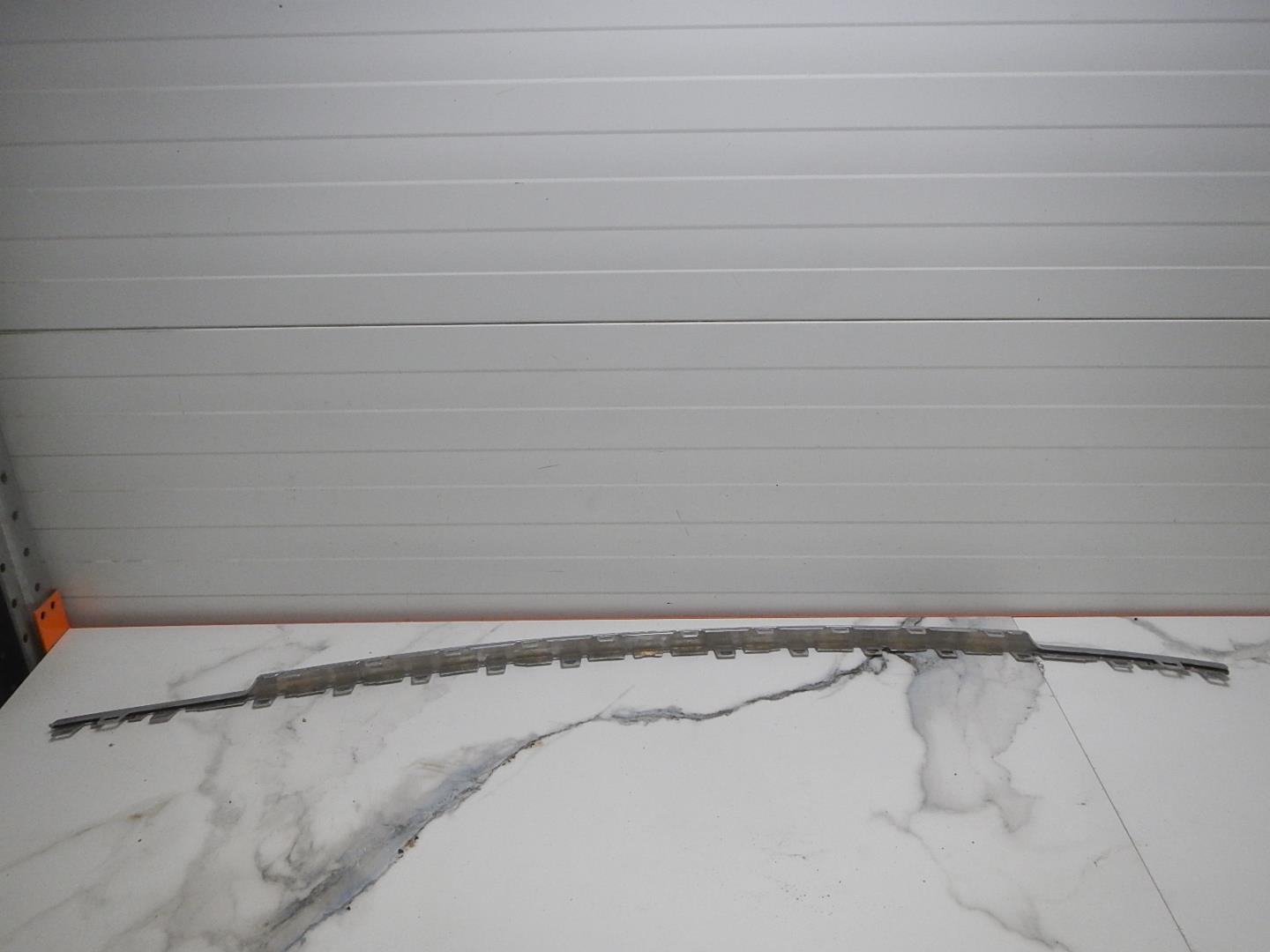 Молдинг заднего бампера