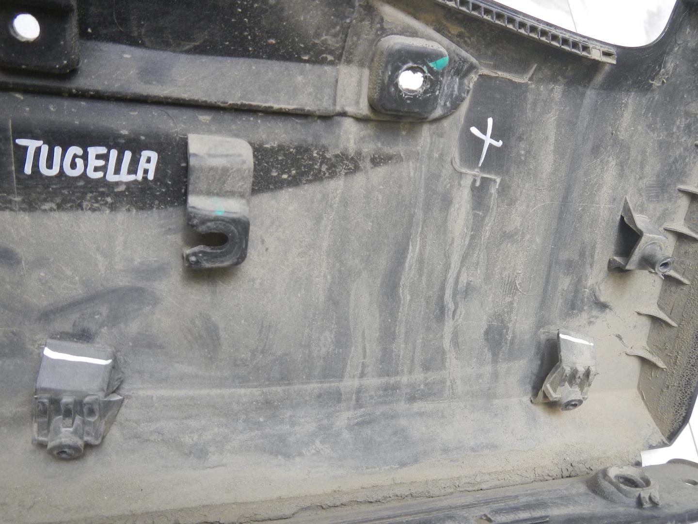 Молдинг задней правой двери