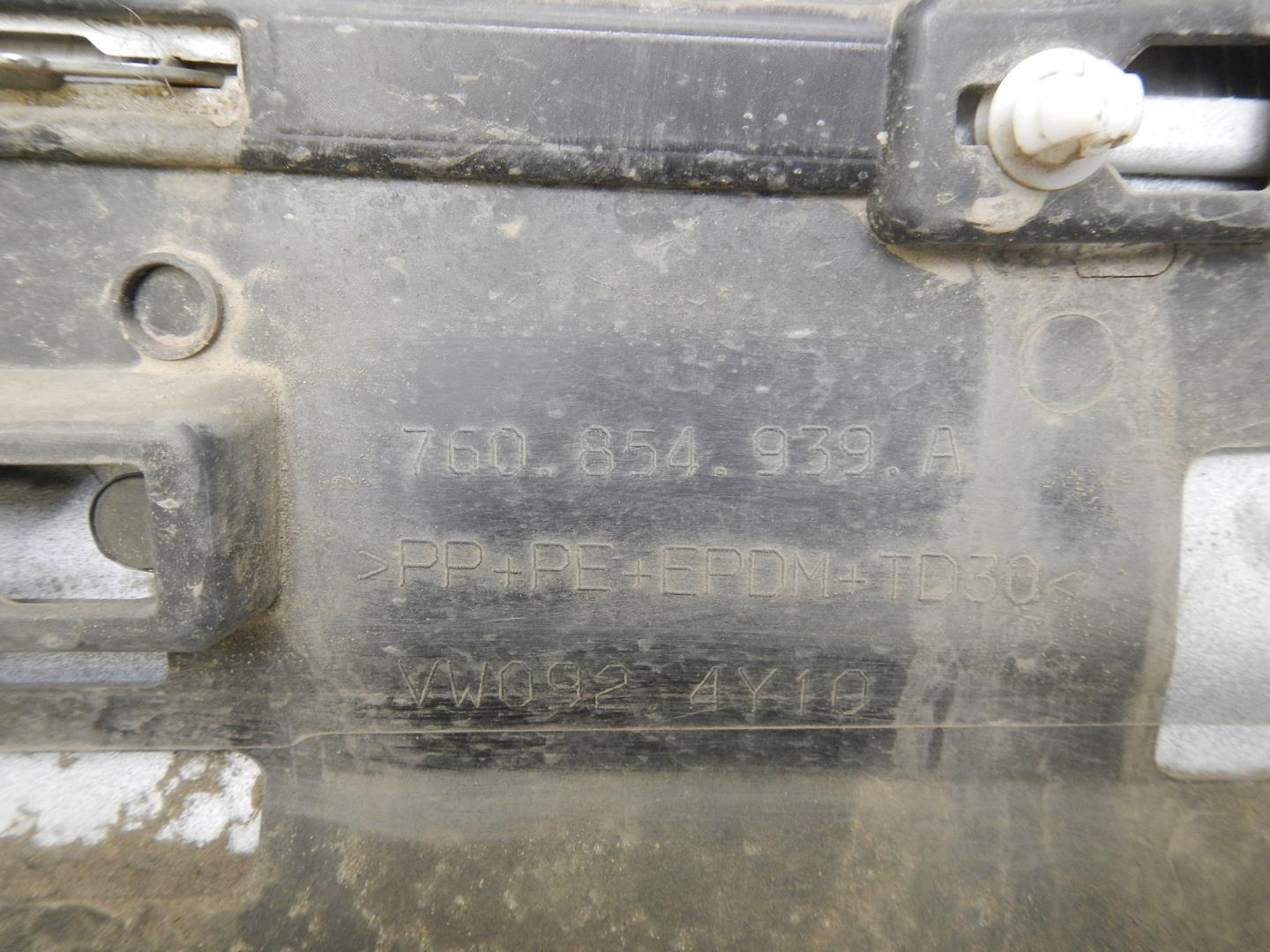 Молдинг передней левой двери