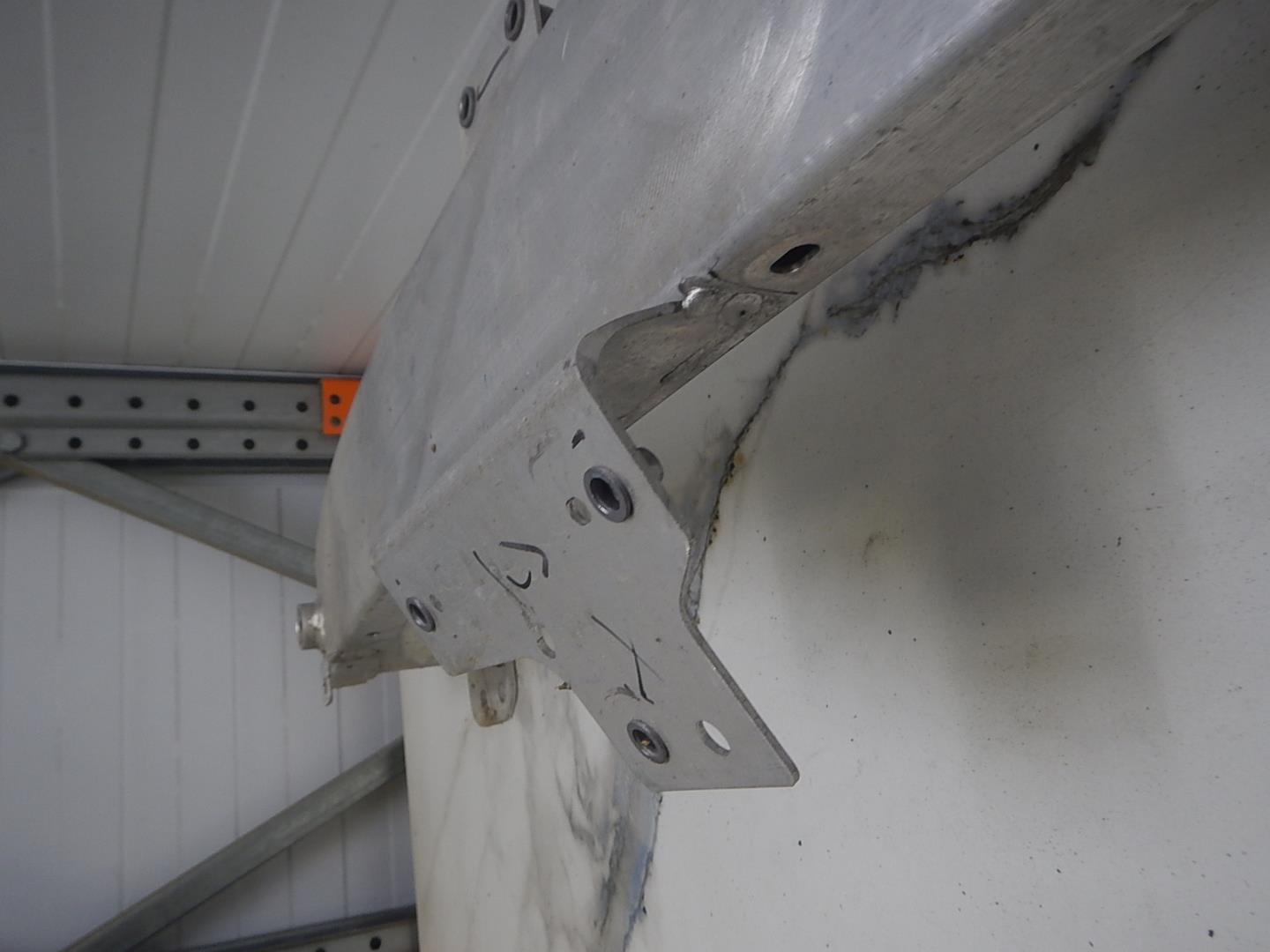 Усилитель переднего бампера