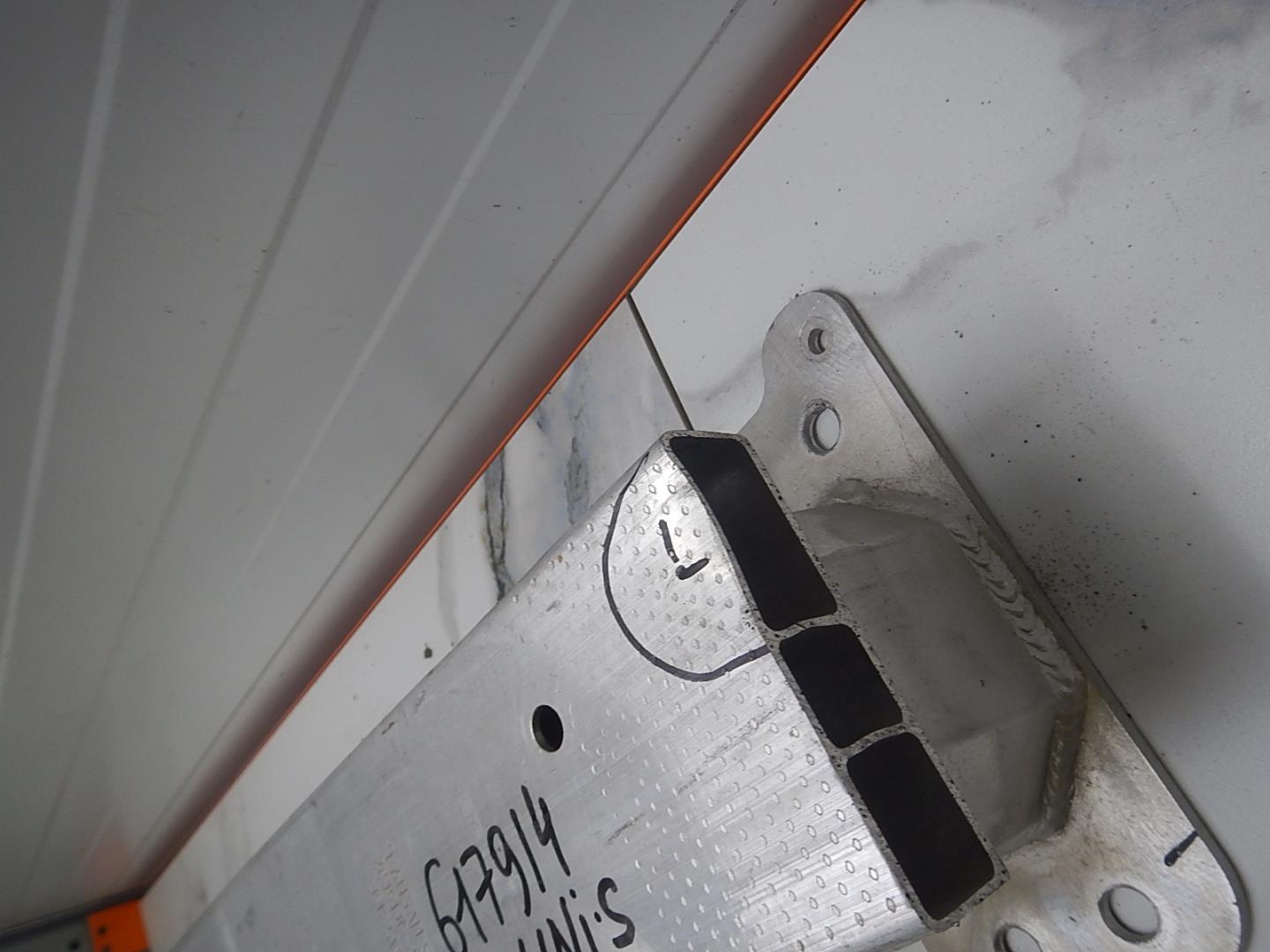 Усилитель переднего бампера