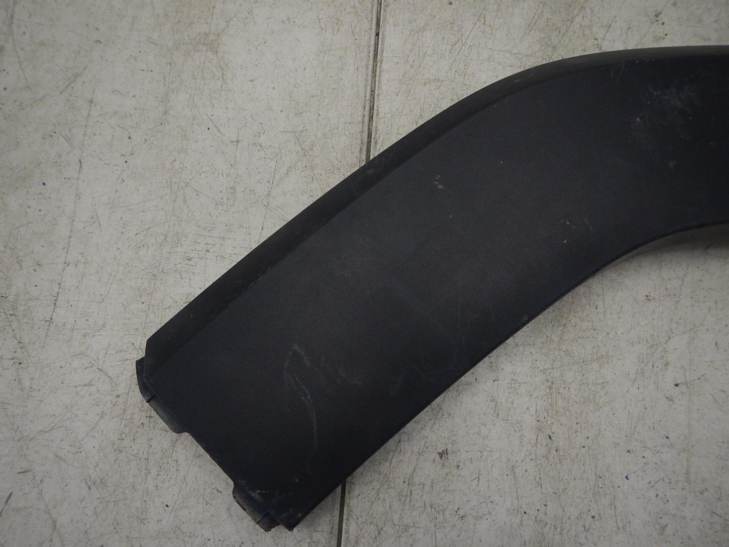 Накладка двери задней левой