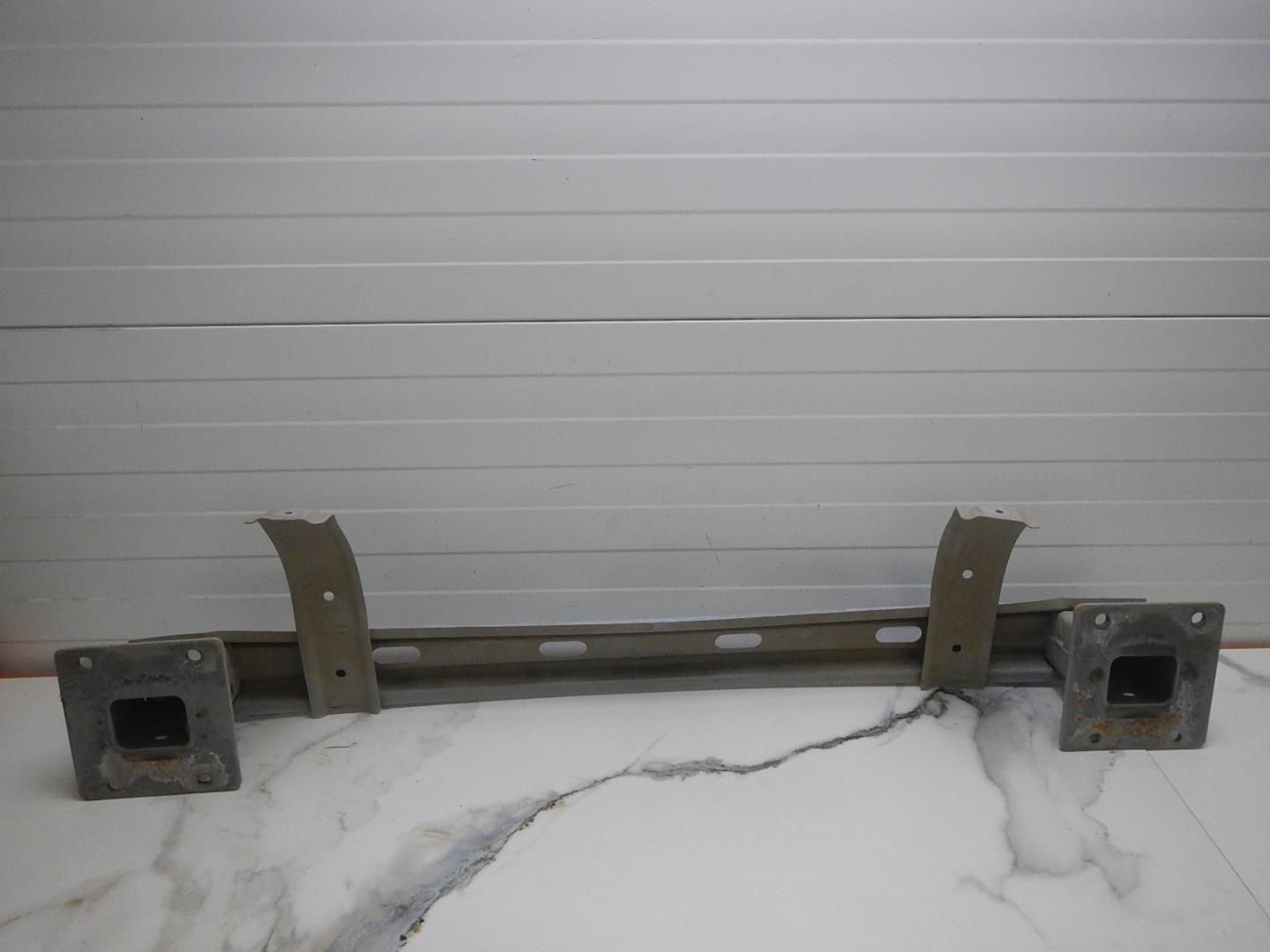 Усилитель заднего бампера