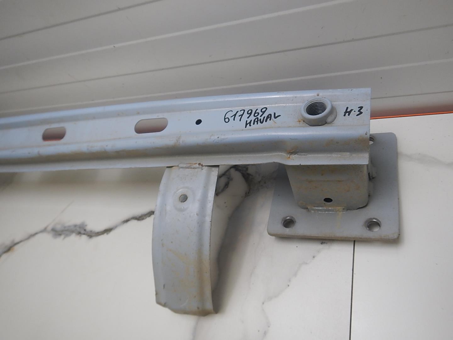 Усилитель заднего бампера