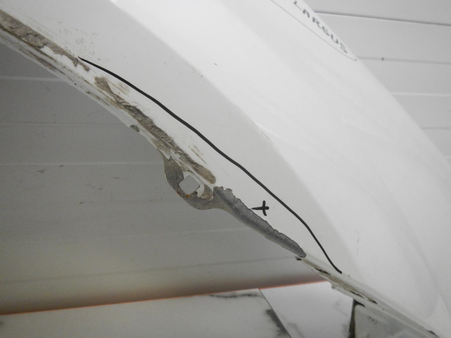 Крыло переднее правое