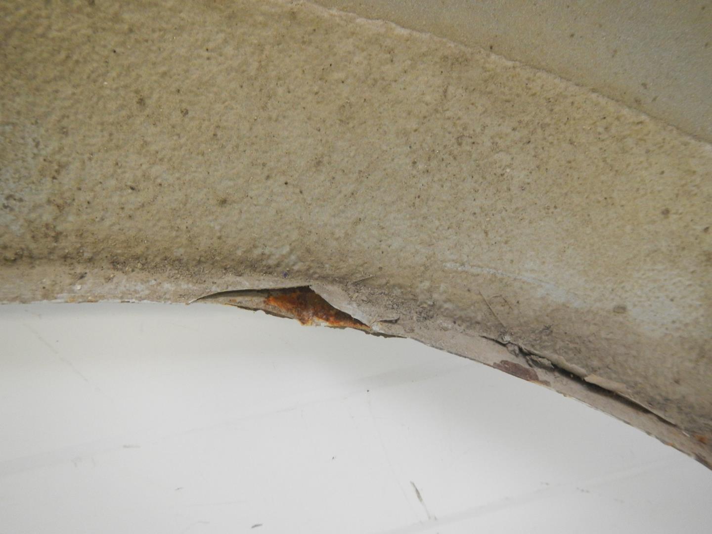 Крыло переднее правое