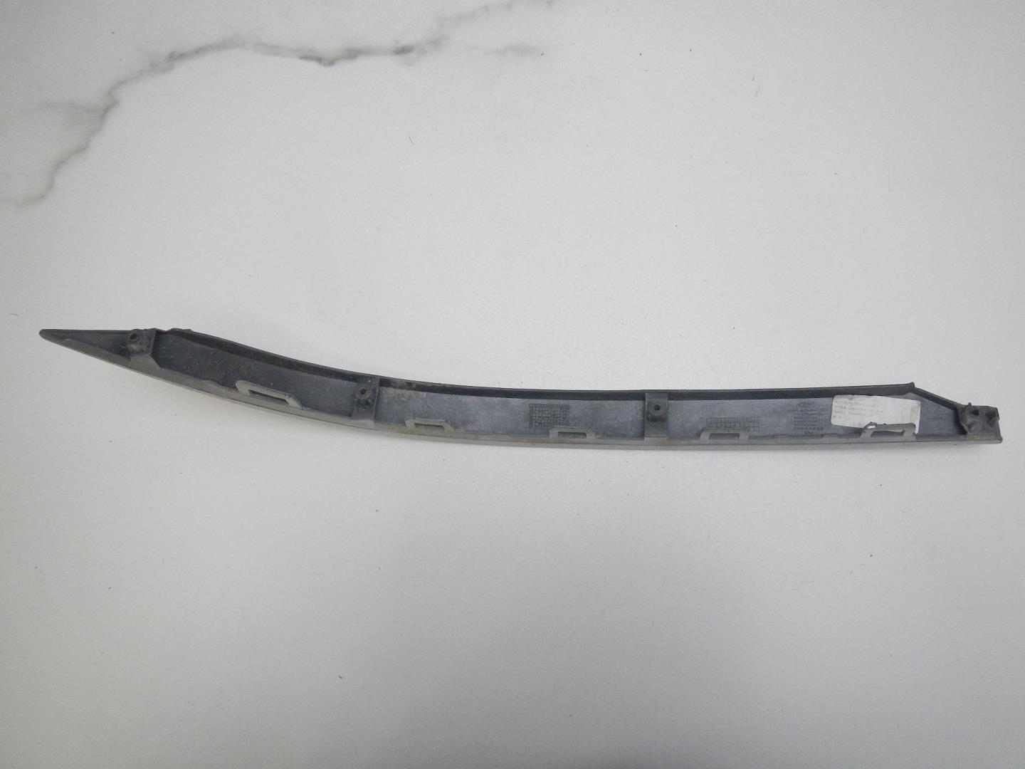 Молдинг заднего бампера