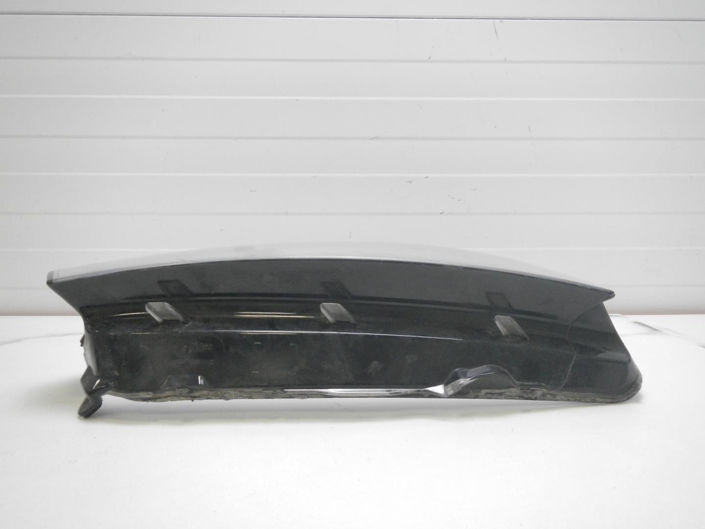 Стекло фары левой