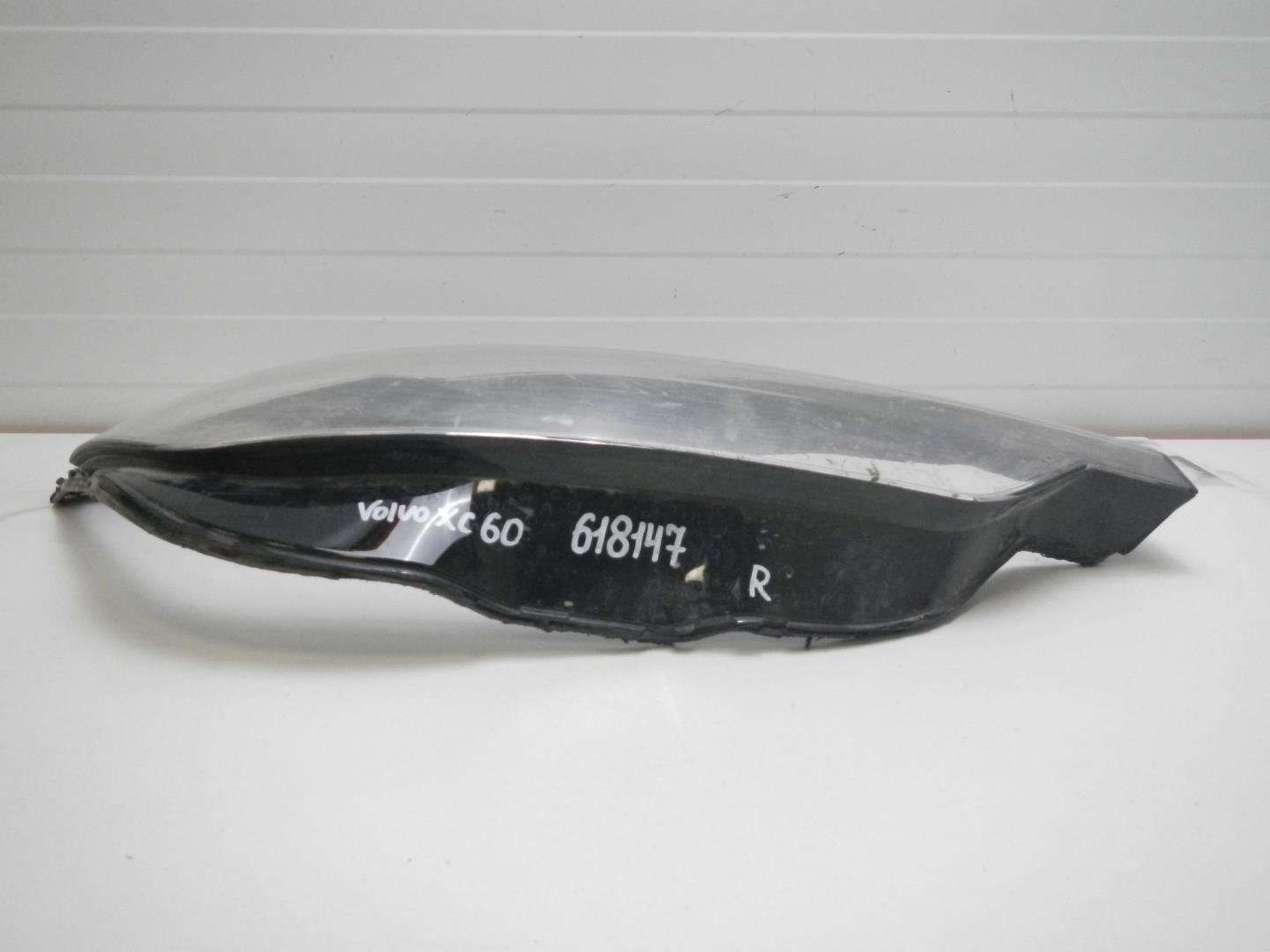 Стекло фары правой