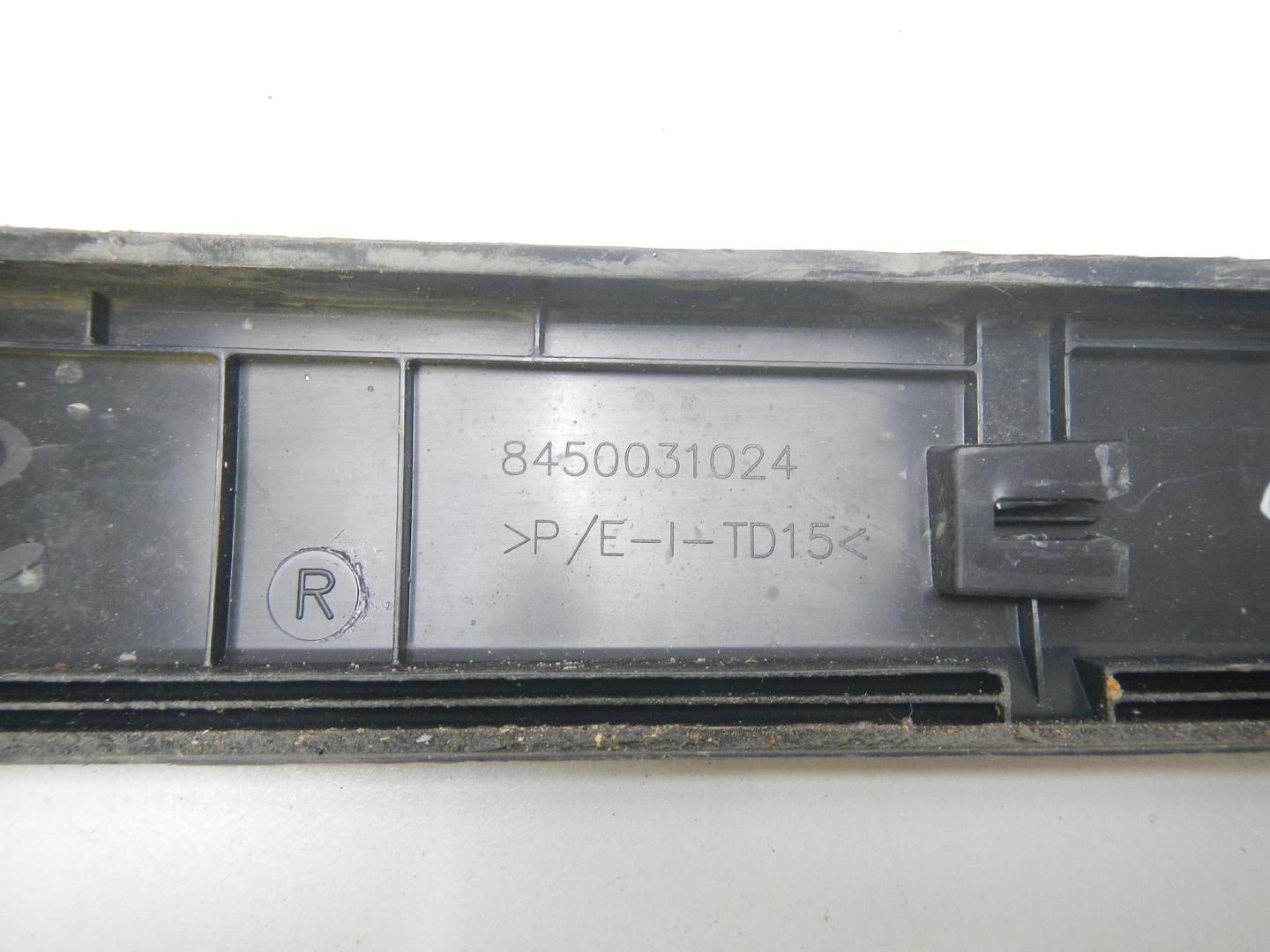 Молдинг передней правой двери