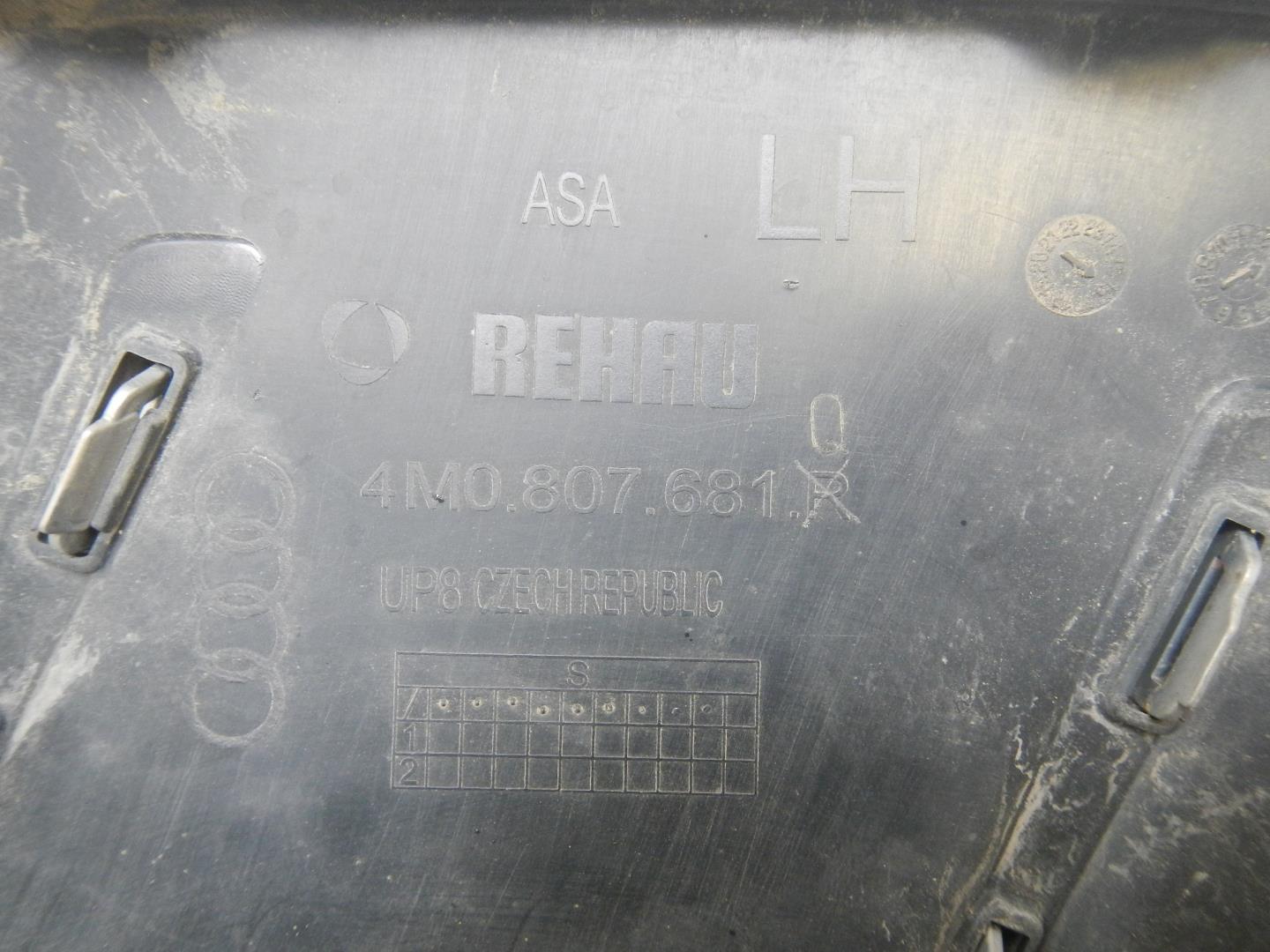 Решетка в бампер левая