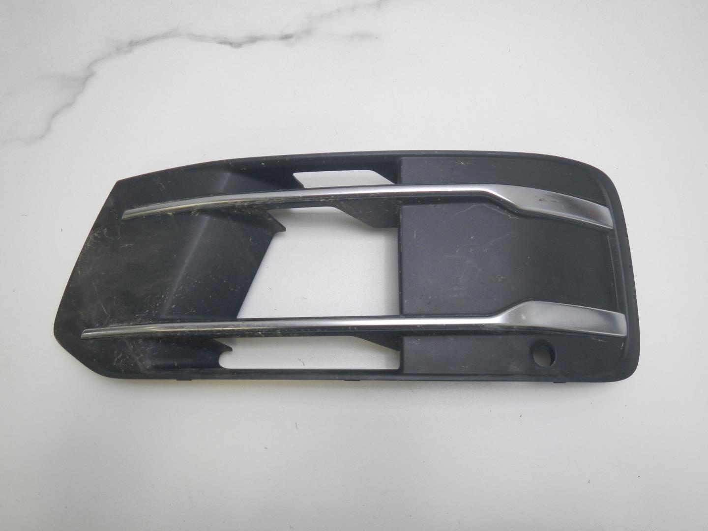 Решетка в бампер левая