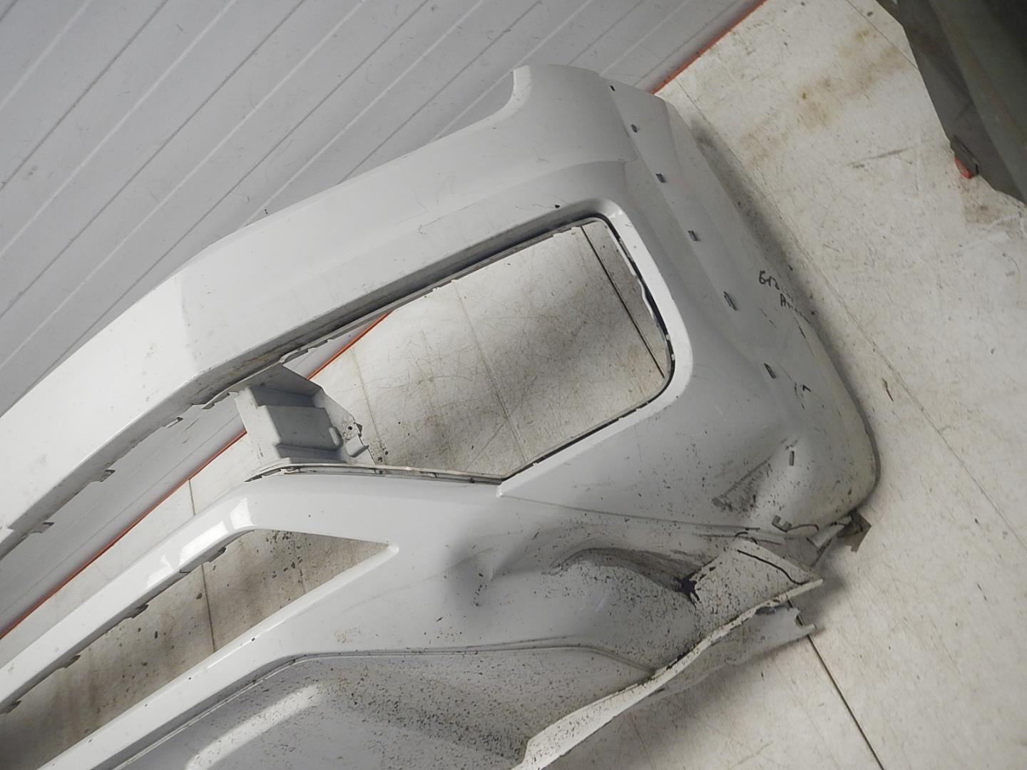 Бампер передний